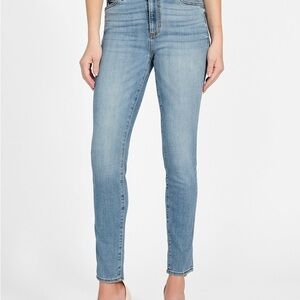 NWT Guess 1981 Skinny High Rise Jeans – Zircon Wash (Size 30R, Missing Button)